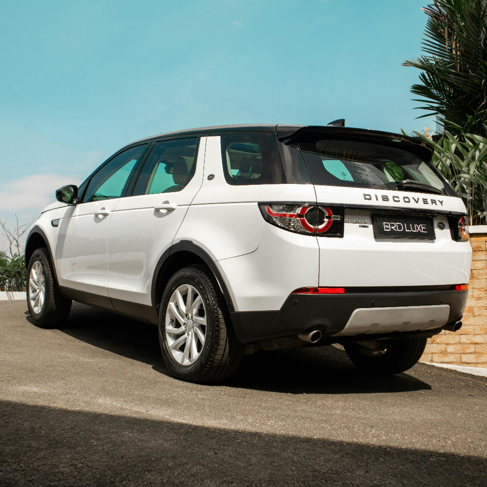 Land Rover Discovery luxury SUVs
